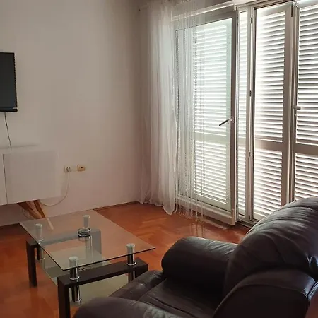 Apartment Sweet Dreams *